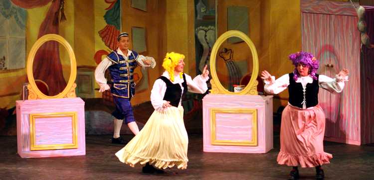 Cinderella Pantomime Broxbourne: Buttons and Ugly Sisters